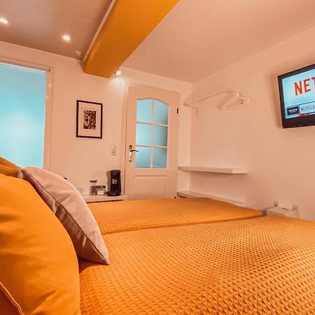 Villa Herkules - Privates Apartment Am Waldrand Mit Smart Tv Und Kostenlosen Parkplaetzen Kassel Exterior foto